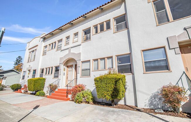 3115 Santa Clara Ave - 2 bedroom | 1 bath | Upper unit