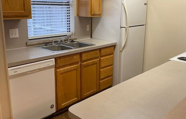 2 BEDROOM 2.5 BATH TOWNHOME