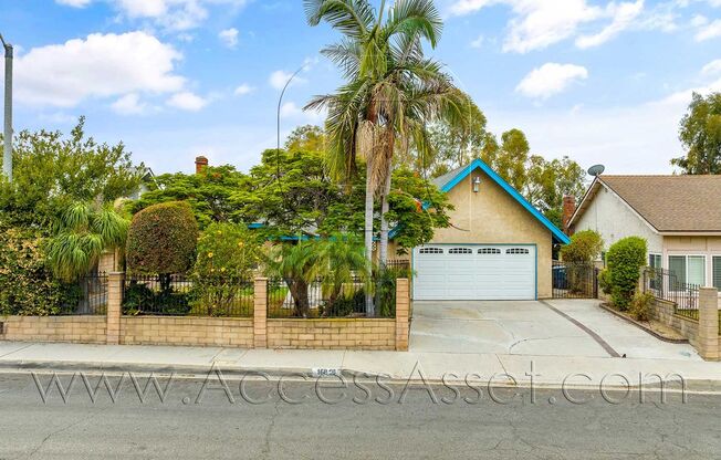 Charming 3 Bed/2 Bath Home With Spacious Yard And Modern Amenities In La Puente!