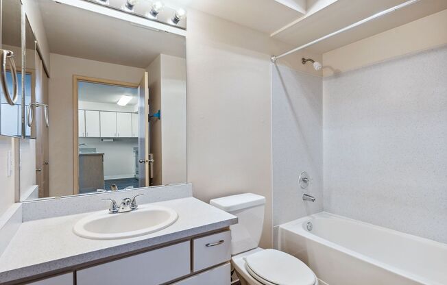 1 bed, 1 bath, 680 sqft, $1,950, Unit 305