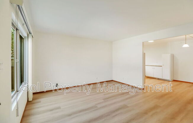 5 TREANOR ST