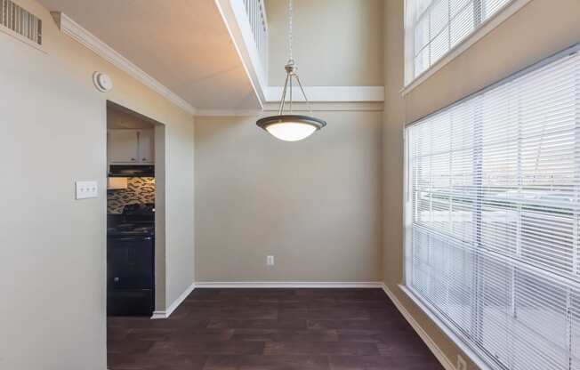 Dining Room at Davenport Apartments in Dallas, TX