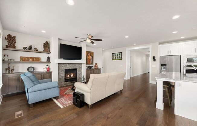 Gorgeous 4 Bedroom Camas Home With Generous Amenities!