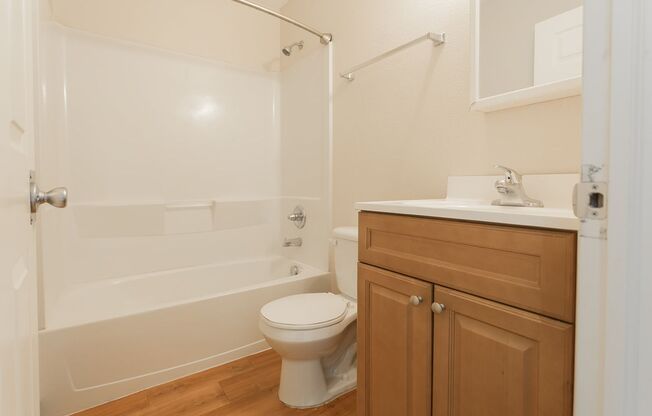 2 beds, 1 bath, 690 sqft, $2,800, Unit 210