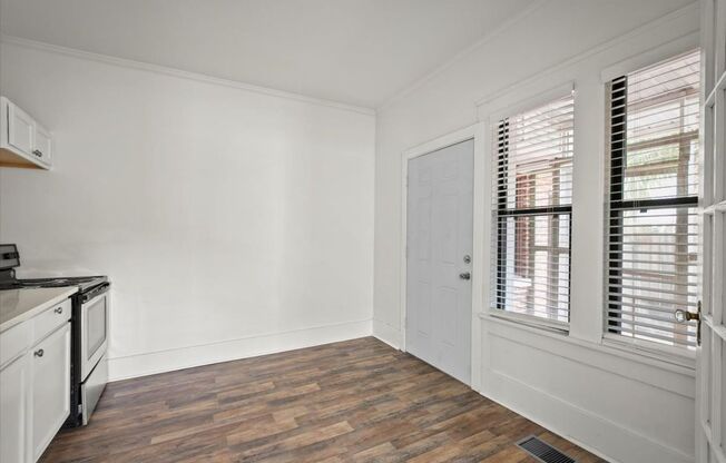 Beautiful Newly Renovated Studio in Ingleside Park!