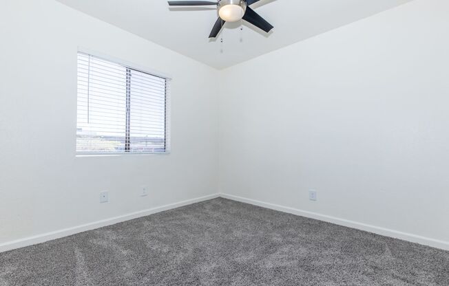 1 bed, 1 bath, 580 sqft, $850, Unit 2142