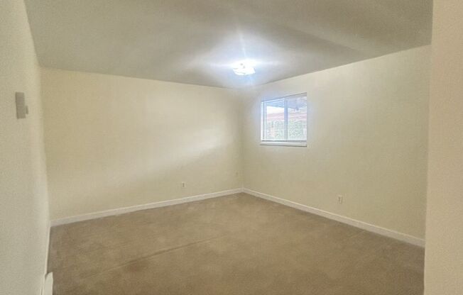 1 bed, 1 bath, 576 sqft, $1,225, Unit 25