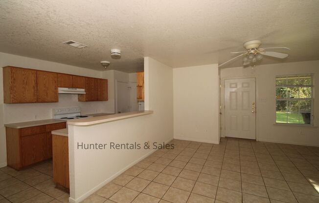 3 beds, 2 baths, $1,075