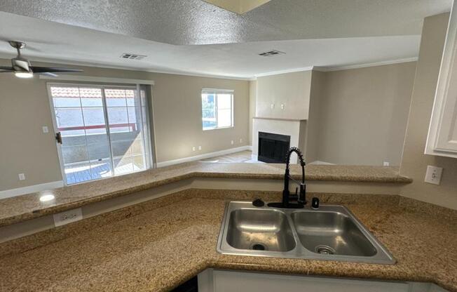 2 beds, 2 baths, 998 sqft, $1,600