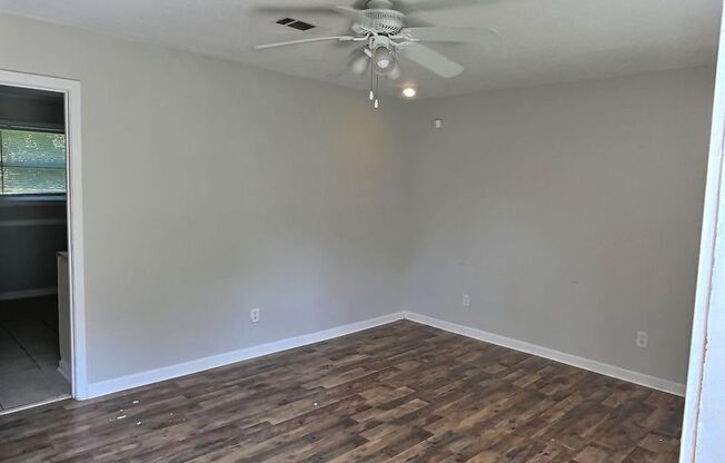 3 beds, 1 bath, $1,300