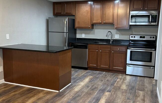 1 bed, 1 bath, 576 sqft, $1,150, Unit 260