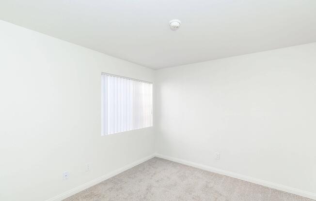 2 beds, 2 baths, 880 sqft, $3,020