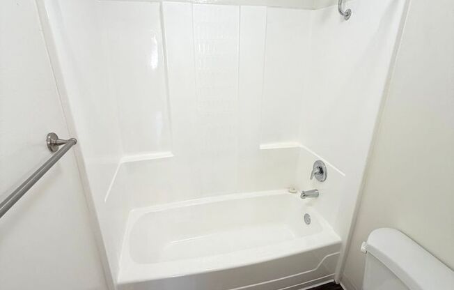 1 bed, 1 bath, 713 sqft, $2,075, Unit A124