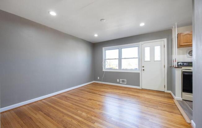 3 beds, 2 baths, 1,240 sqft, $1,850