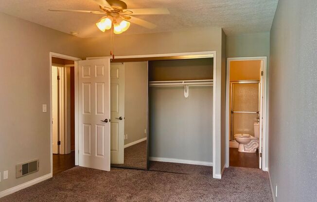 2 beds, 2 baths, 880 sqft, $2,805, Unit D-10