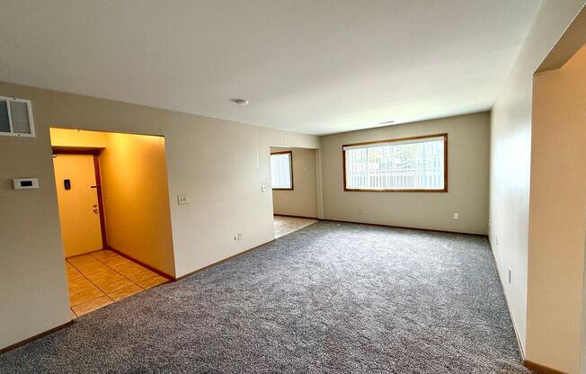 Indian Village Apartments: 2 Bed/1.5 Bath Large Unit ( second floor)