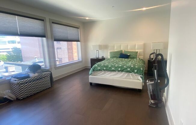 2 beds, 2 baths, 1,773 sqft, $3,100, Unit 957 Liberty Ave #402