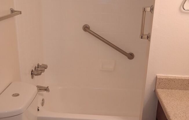 1 bed, 1 bath, 525 sqft, $949, Unit 151