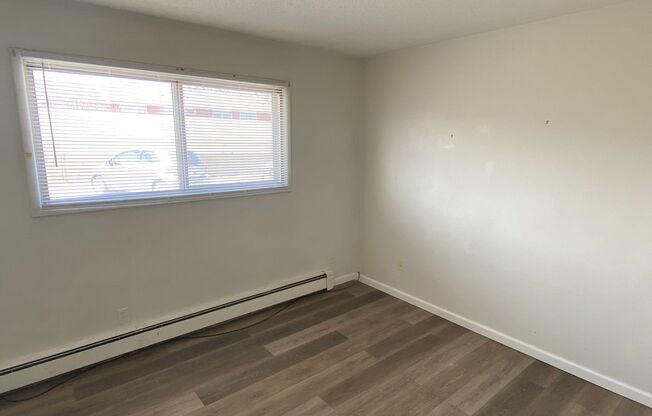 1 bed, 1 bath, 430 sqft, $895, Unit 707-3