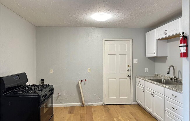 2 beds, 1 bath, 660 sqft, $795, Unit 1