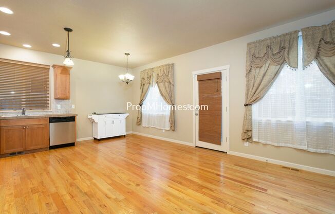 Charming Four Bedroom Home in Aloha on Quiet Cul-De-Sac!
