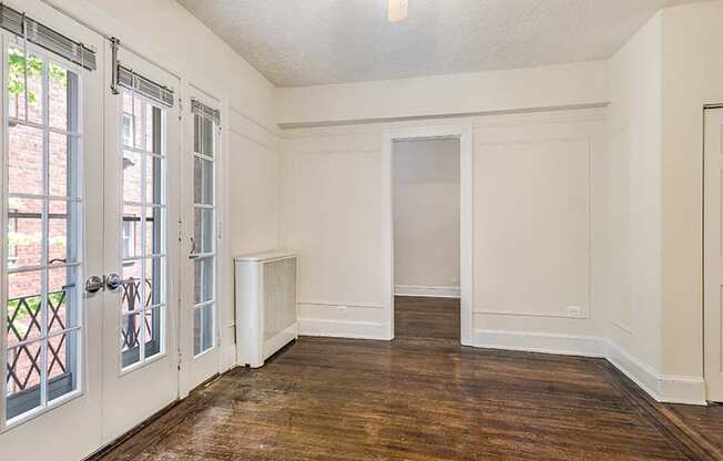 Unfurnished Living Area at Highview and Castle Manor, Washington, 20009