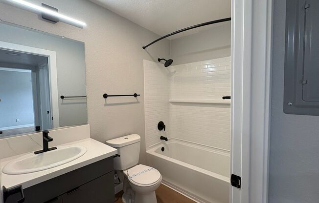 1 bed, 1 bath, 495 sqft, $2,715, Unit F-206