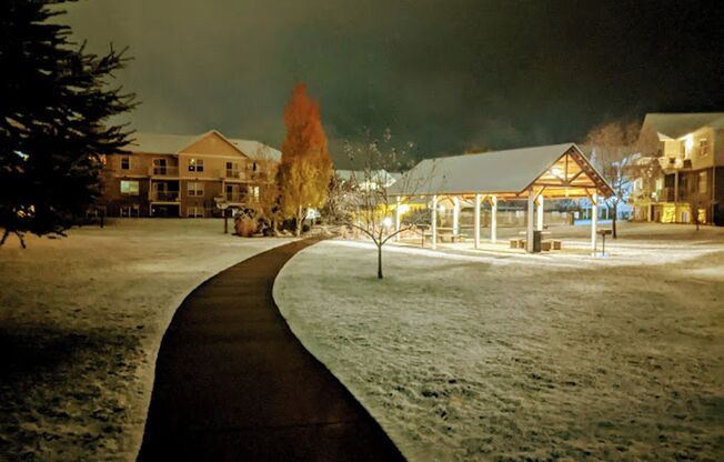 2 beds, 2 baths, 915 sqft, $2,575, Unit 4346-15