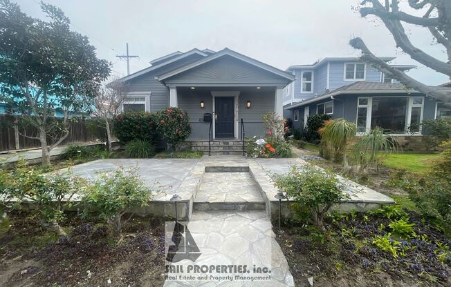 Comfortable Coastal Living in Huntington Beach!