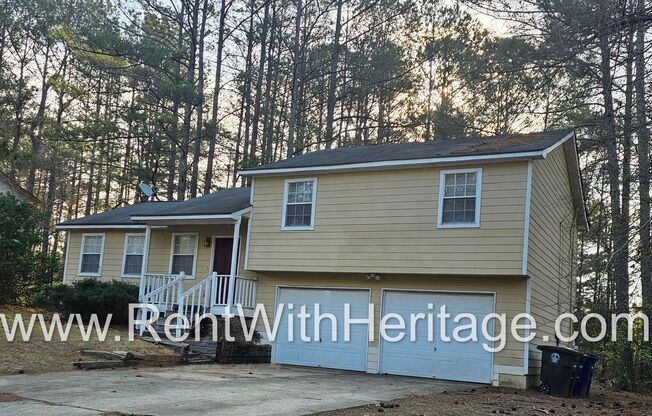 WOW!!!....WHAT AN AWESOME HOME. GREAT HOME WITH PLENTY OF SPACE.