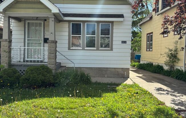 AFFORDABLE 3BR SINGLE FAMILY HOME, PARKING, YARD, BASEMENT!