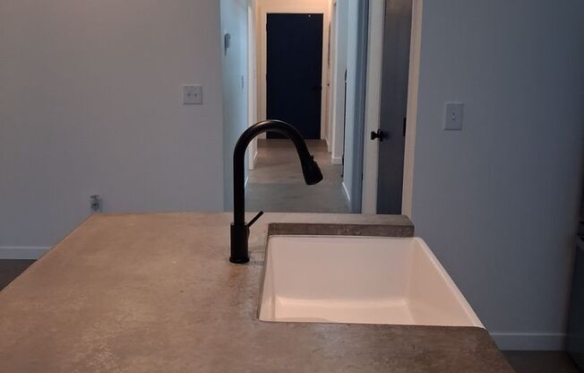 3 beds, 2 baths, 1,050 sqft, $1,895, Unit Apt. 202