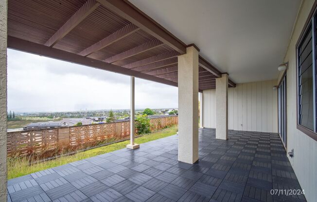 5BD 3BA 2CAR GARAGE House in AIEA