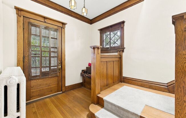 Charming 3bed/2.5 bath Available Now
