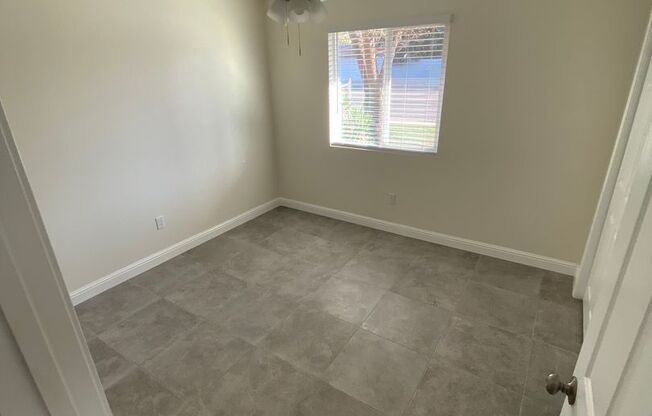 2 beds, 1 bath, $1,425, Unit 4036 W. Tulare