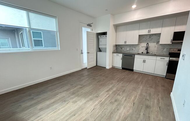 1 bed, 1 bath, 514 sqft, $2,395, Unit 2110-105