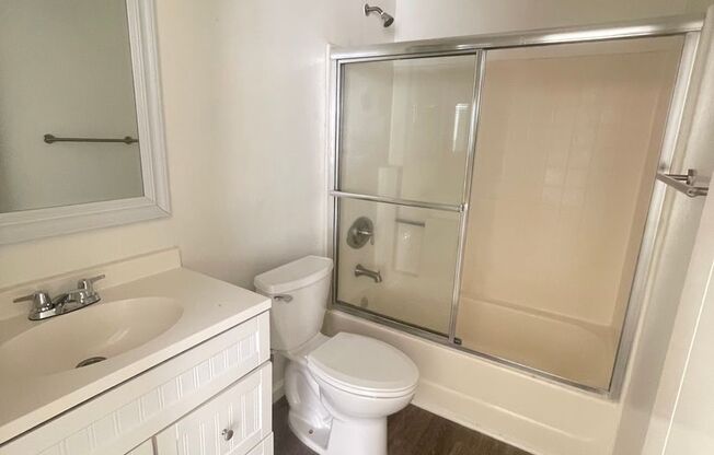 Bright 3BD Condo in Gated Community