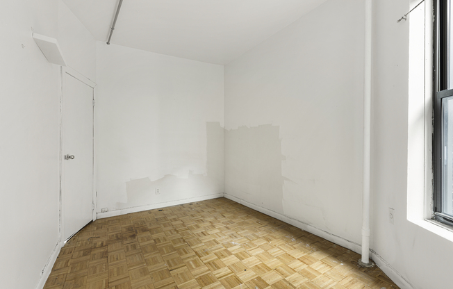 325 E 89 ST