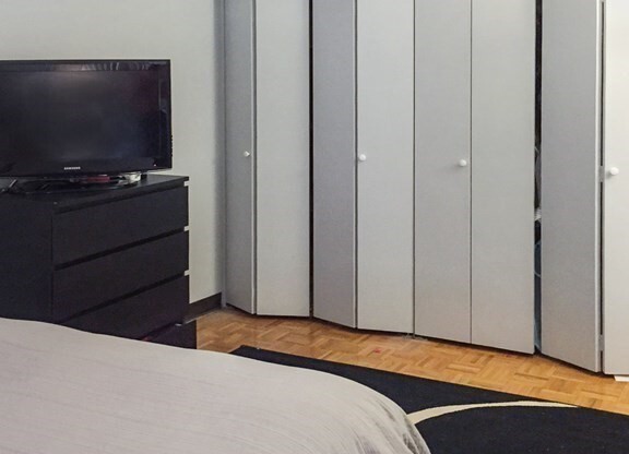 2 beds, 1 bath, 885 sqft, $4,100, Unit 409