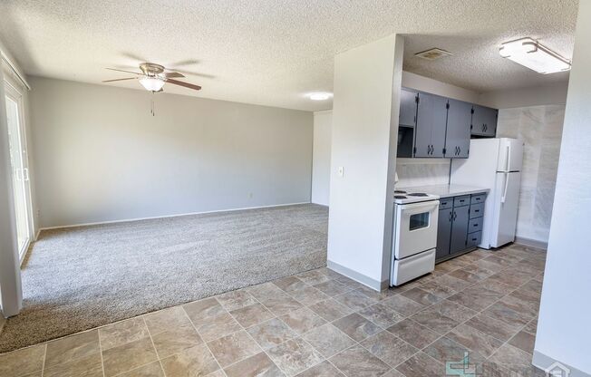 3 beds, 2 baths, 1,470 sqft, $1,995, Unit 110