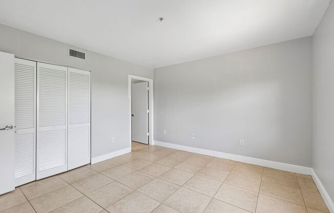 2 beds, 2 baths, $2,200, Unit R- 207