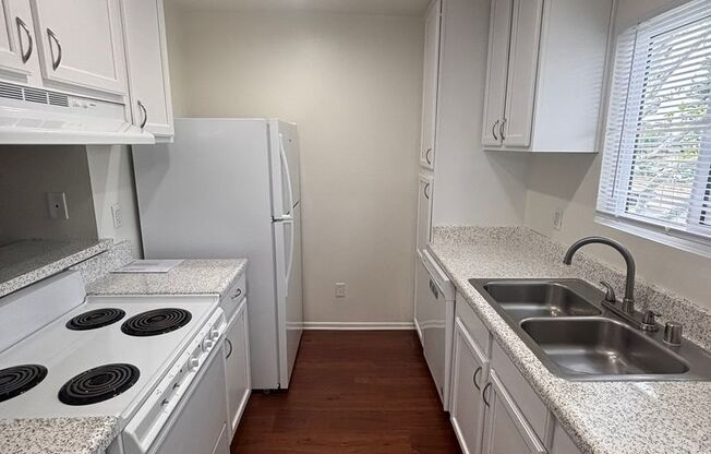 1 bed, 1 bath, 780 sqft, $2,375, Unit 36