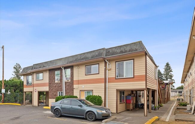 2 beds, 1 bath, 682 sqft, $1,300, Unit 51
