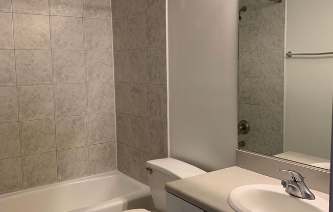 Studio, 1 bath, 950 sqft, $1,780, Unit A-413