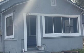 3 beds, 2 baths, $1,095