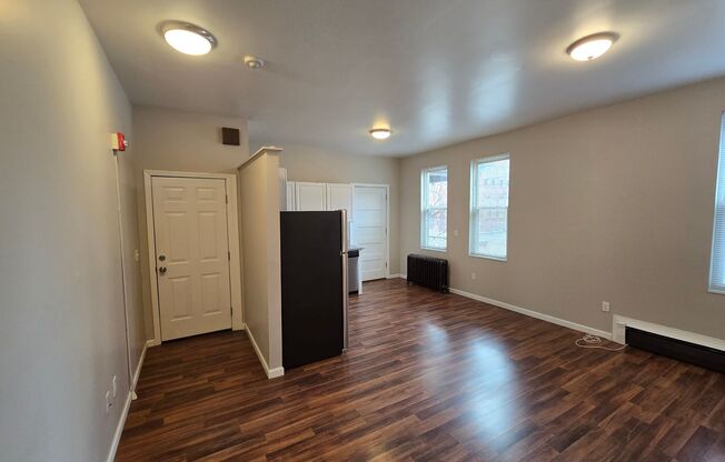 1 bed, 1 bath, 550 sqft, $1,100, Unit #101 (1)