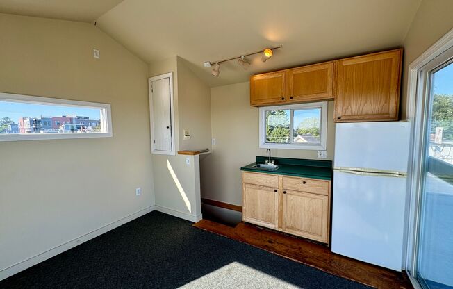 2 beds, 2 baths, $3,268, Unit 6