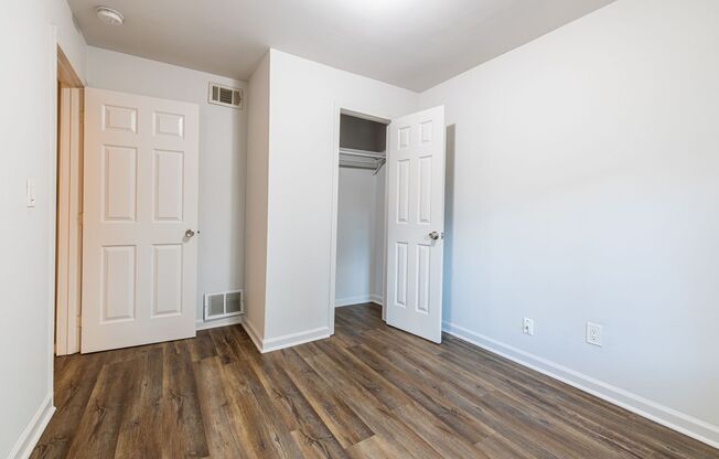 2 beds, 1 bath, 725 sqft, $1,199, Unit C5