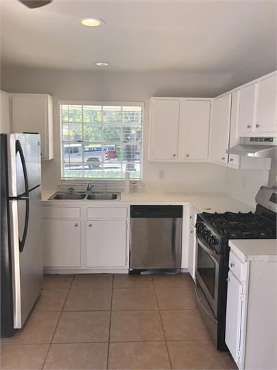 AVAILABLE NOW!  2/1 Duplex in Great North Austin Location