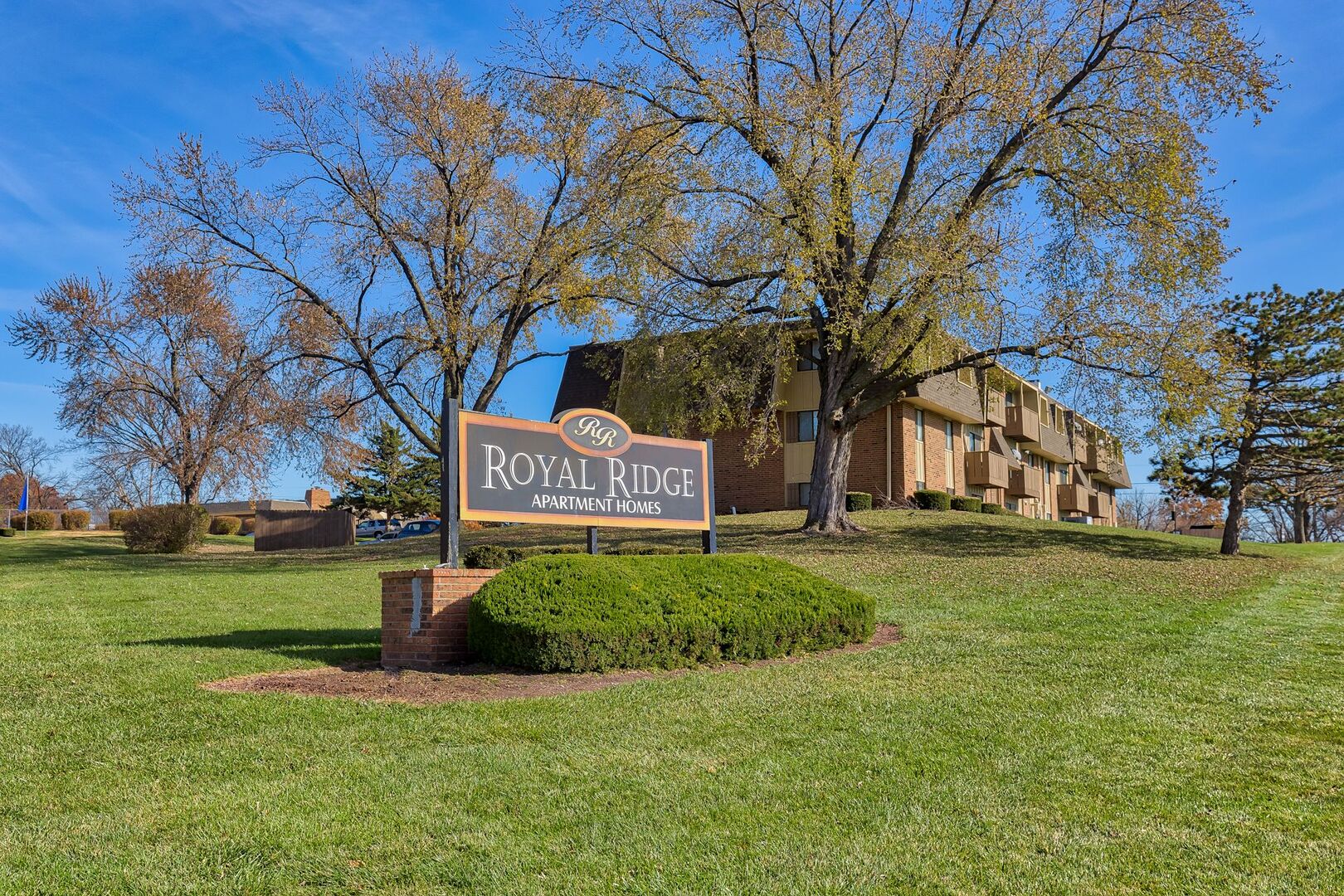 Royal Ridge Apartments